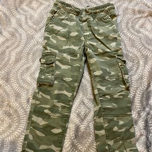 Osh Kosh Size 4-5 Camo Pants- NWOT Never worn